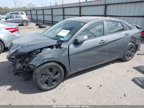 KMHLM4AG8PU587891 2023 HYUNDAI ELANTRA - Image 2