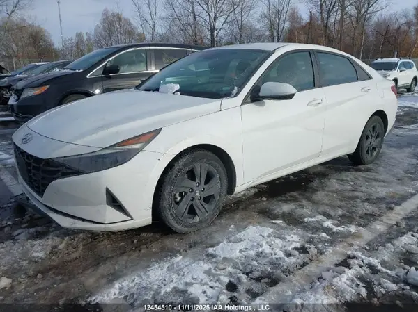 KMHLM4AG8PU589463 2023 HYUNDAI ELANTRA - Image 2