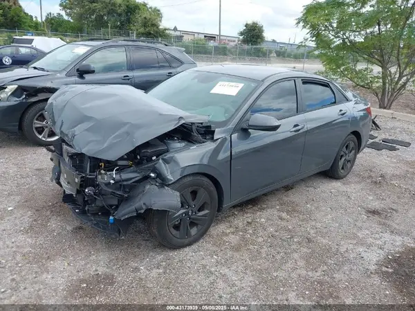 KMHLM4AG8PU596672 2023 HYUNDAI ELANTRA - Image 2