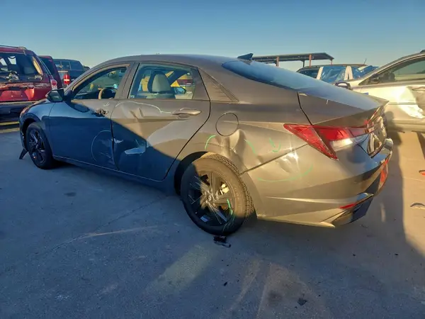 KMHLM4AG8PU605337 2023 HYUNDAI ELANTRA - Image 2