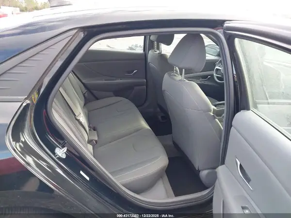 KMHLM4AG8PU608416 2023 HYUNDAI ELANTRA - Image 8