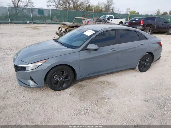 KMHLM4AG9MU071812 2021 HYUNDAI ELANTRA - Image 2