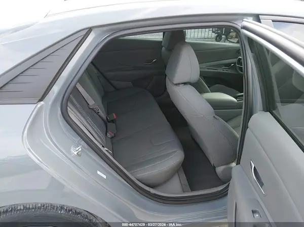 KMHLM4AG9MU071812 2021 HYUNDAI ELANTRA - Image 8