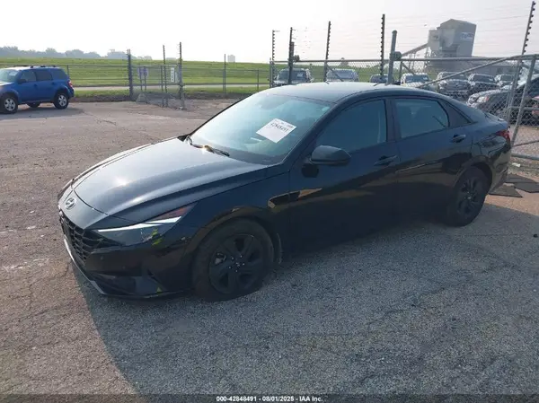 KMHLM4AG9MU091770 2021 HYUNDAI ELANTRA - Image 2
