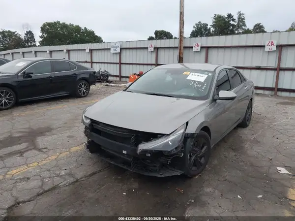 KMHLM4AG9MU135203 2021 HYUNDAI ELANTRA - Image 2