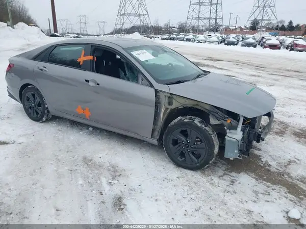 KMHLM4AG9MU139025 2021 HYUNDAI ELANTRA - Image 1