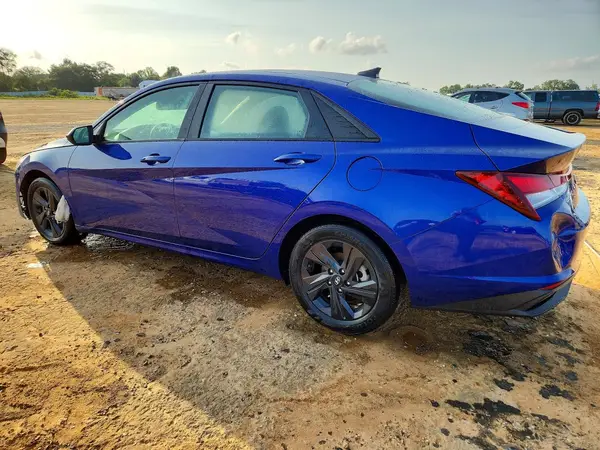 KMHLM4AG9MU195031 2021 HYUNDAI ELANTRA - Image 2
