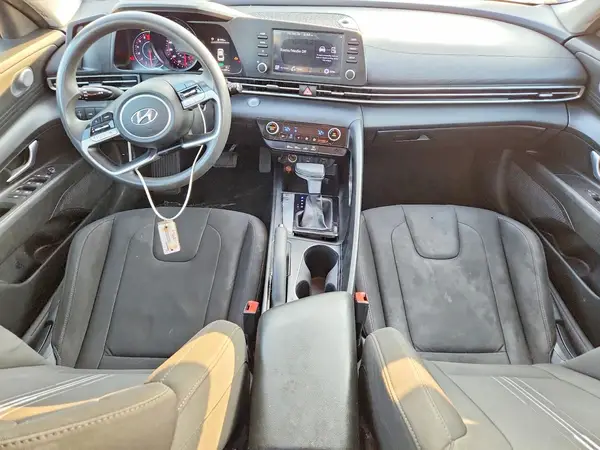 KMHLM4AG9MU195031 2021 HYUNDAI ELANTRA - Image 8
