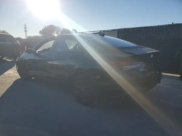 KMHLM4AG9MU200017 2021 HYUNDAI ELANTRA - Image 2