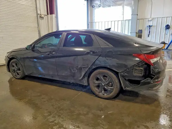 KMHLM4AG9NU216882 2022 HYUNDAI ELANTRA - Image 2