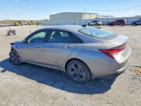 KMHLM4AG9NU217420 2022 HYUNDAI ELANTRA - Image 2