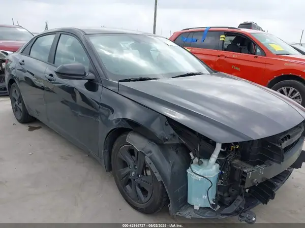 KMHLM4AG9NU218972 2022 HYUNDAI ELANTRA - Image 1