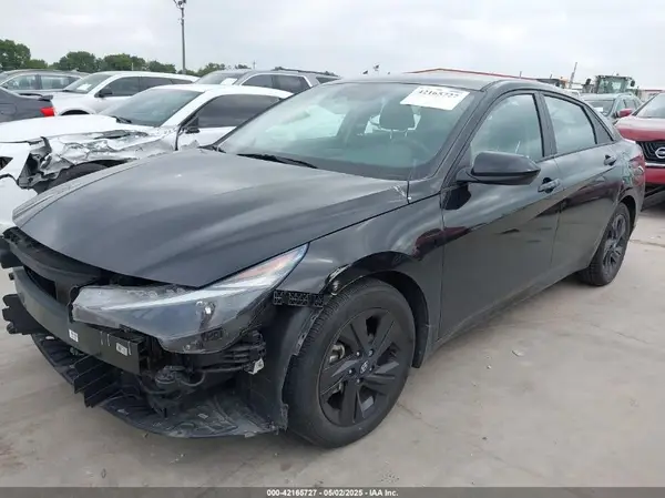 KMHLM4AG9NU218972 2022 HYUNDAI ELANTRA - Image 2