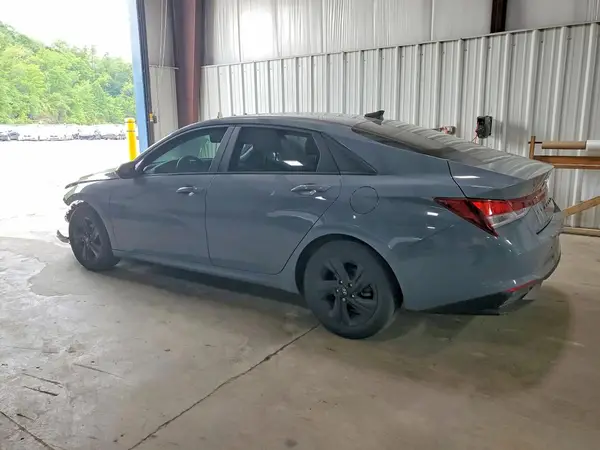 KMHLM4AG9NU228126 2022 HYUNDAI ELANTRA - Image 2