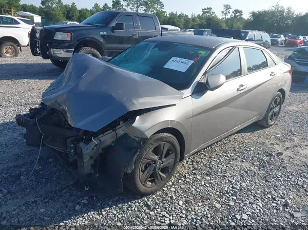 KMHLM4AG9NU239420 2022 HYUNDAI ELANTRA - Image 2