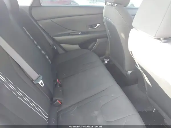 KMHLM4AG9NU239420 2022 HYUNDAI ELANTRA - Image 8