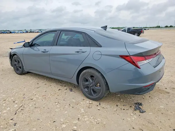 KMHLM4AG9NU252877 2022 HYUNDAI ELANTRA - Image 2