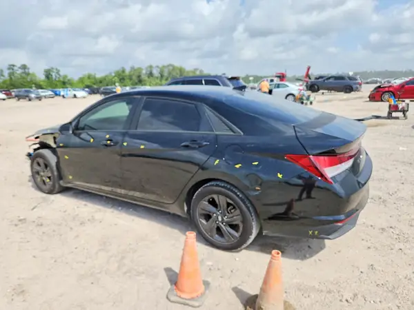 KMHLM4AG9NU253933 2022 HYUNDAI ELANTRA - Image 2