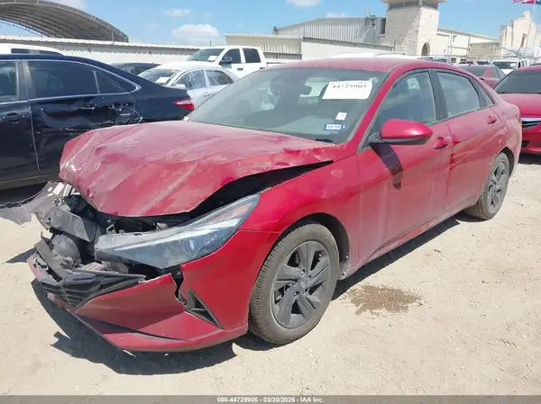 KMHLM4AG9NU265242 2022 HYUNDAI ELANTRA - Image 2