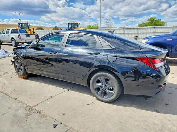 KMHLM4AG9NU272613 2022 HYUNDAI ELANTRA - Image 2