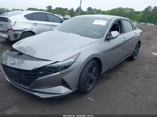 KMHLM4AG9NU283367 2022 HYUNDAI ELANTRA - Image 2
