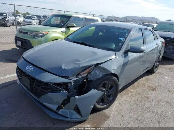 KMHLM4AG9NU285099 2022 HYUNDAI ELANTRA - Image 2