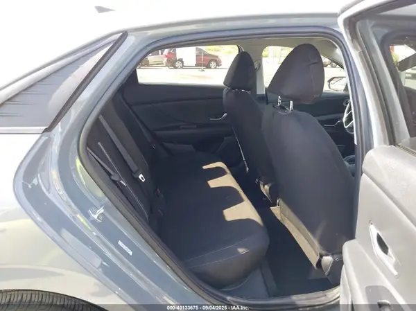 KMHLM4AG9NU285099 2022 HYUNDAI ELANTRA - Image 8