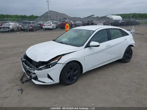 KMHLM4AG9NU285300 2022 HYUNDAI ELANTRA - Image 2