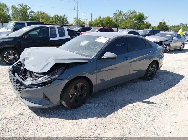 KMHLM4AG9NU289797 2022 HYUNDAI ELANTRA - Image 2