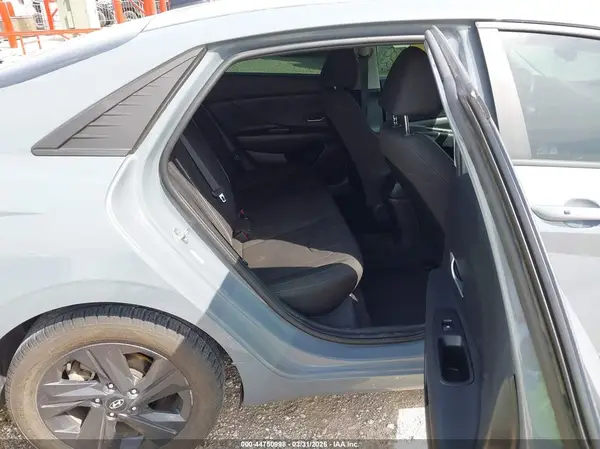 KMHLM4AG9NU289797 2022 HYUNDAI ELANTRA - Image 8