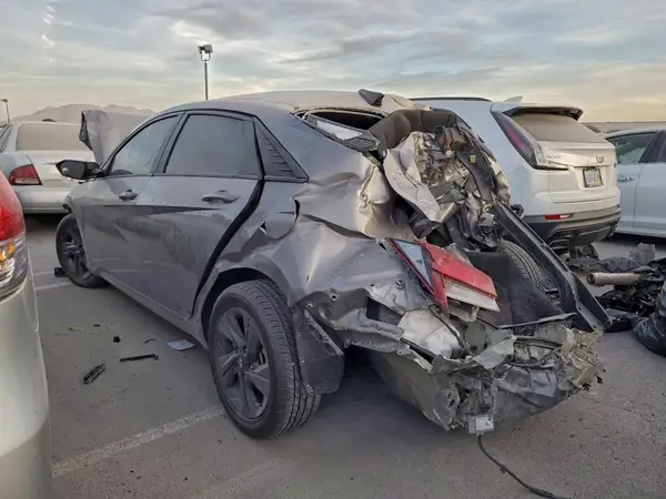 KMHLM4AG9NU301446 2022 HYUNDAI ELANTRA - Image 2