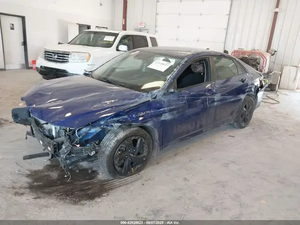 KMHLM4AG9NU310728 2022 HYUNDAI ELANTRA - Image 2