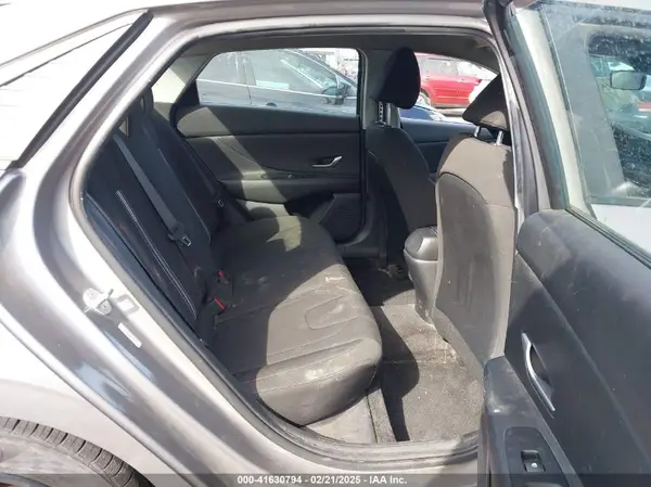 KMHLM4AG9NU322152 2022 HYUNDAI ELANTRA - Image 8
