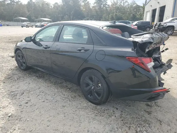 KMHLM4AG9NU328498 2022 HYUNDAI ELANTRA - Image 2