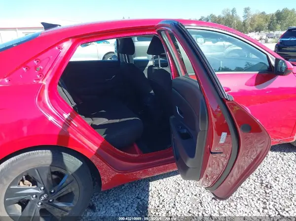 KMHLM4AG9NU332891 2022 HYUNDAI ELANTRA - Image 8