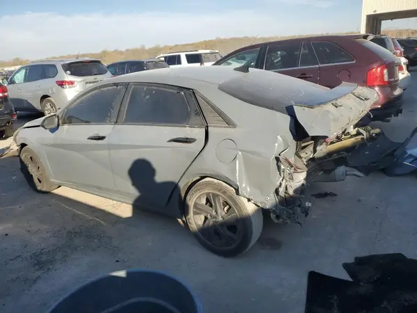 KMHLM4AG9NU334771 2022 HYUNDAI ELANTRA - Image 2