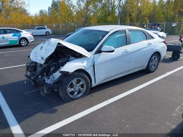 KMHLM4AG9NU335340 2022 HYUNDAI ELANTRA - Image 2