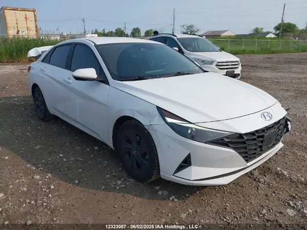 KMHLM4AG9NU340554 2022 HYUNDAI ELANTRA - Image 1
