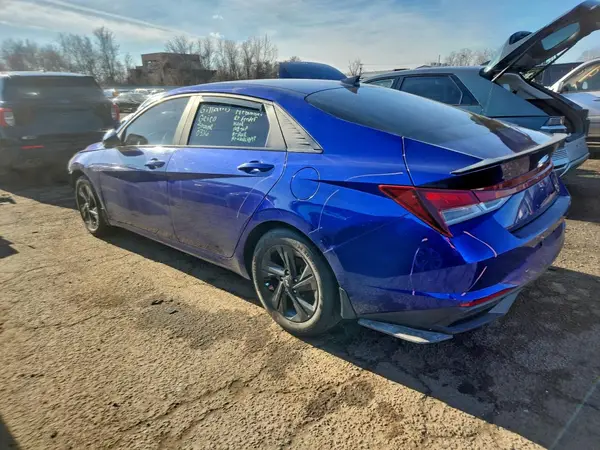KMHLM4AG9NU350386 2022 HYUNDAI ELANTRA - Image 2