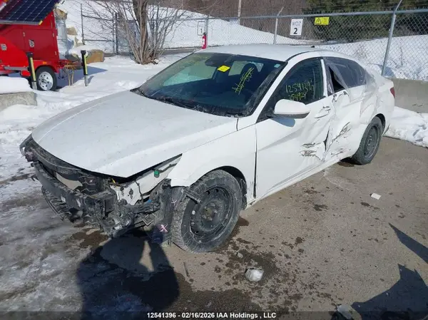 KMHLM4AG9NU354924 2022 HYUNDAI ELANTRA - Image 2