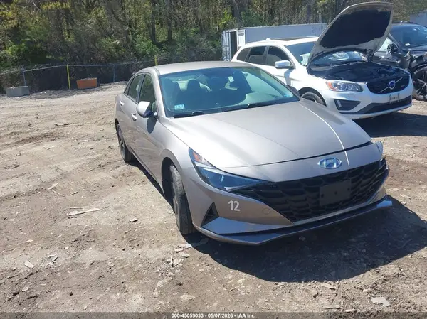 KMHLM4AG9NU361162 2022 HYUNDAI ELANTRA - Image 1