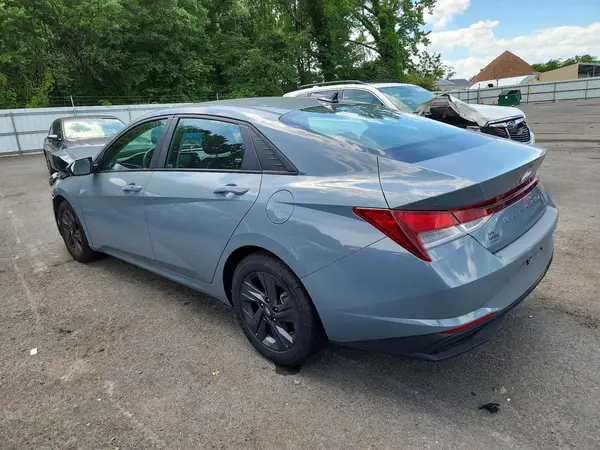 KMHLM4AG9PU391572 2023 HYUNDAI ELANTRA - Image 2