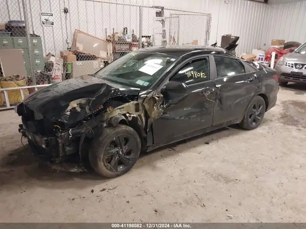 KMHLM4AG9PU391720 2023 HYUNDAI ELANTRA - Image 2