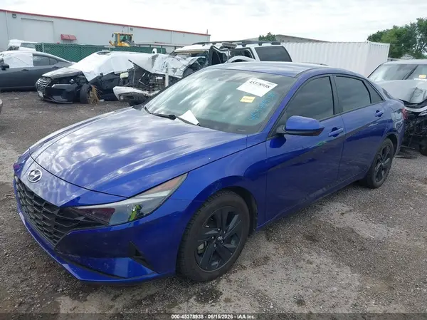 KMHLM4AG9PU392401 2023 HYUNDAI ELANTRA - Image 2