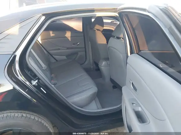 KMHLM4AG9PU415790 2023 HYUNDAI ELANTRA - Image 8
