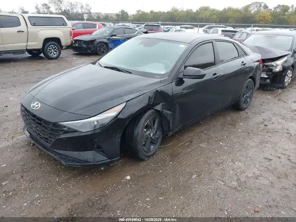 KMHLM4AG9PU437157 2023 HYUNDAI ELANTRA - Image 2