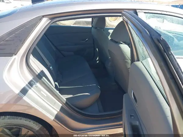 KMHLM4AG9PU477531 2023 HYUNDAI ELANTRA - Image 8