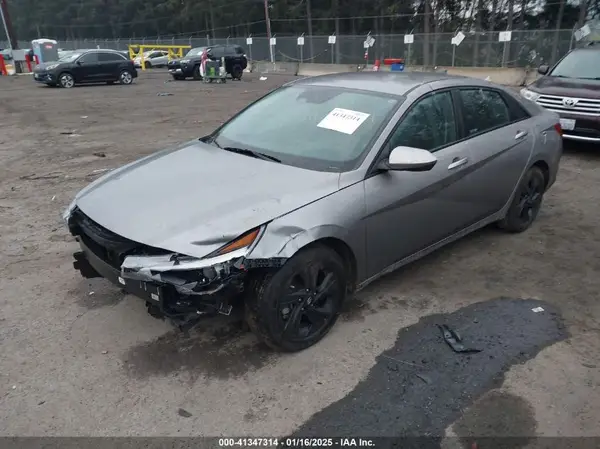 KMHLM4AG9PU528171 2023 HYUNDAI ELANTRA - Image 2