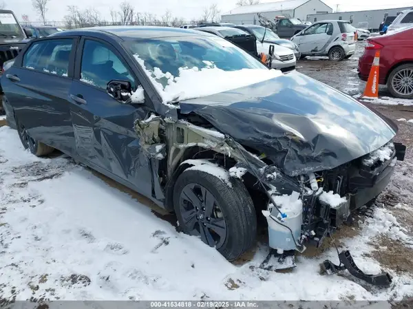 KMHLM4AG9PU561378 2023 HYUNDAI ELANTRA - Image 1