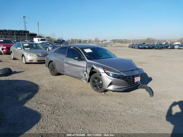 KMHLM4AG9PU566192 2023 HYUNDAI ELANTRA - Image 1
